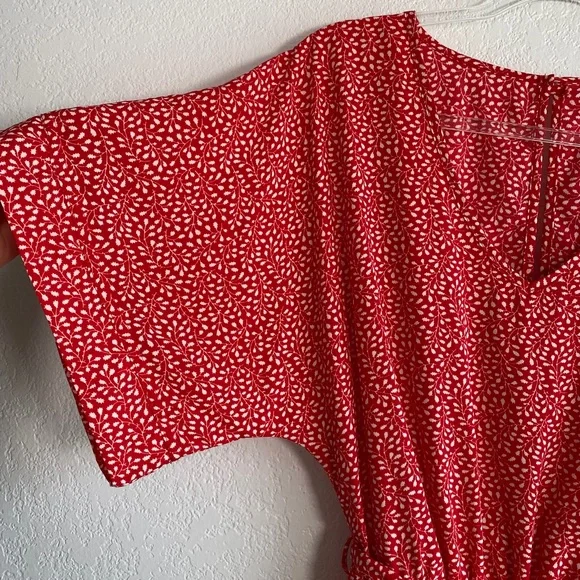 VICI tyche size M short sleeve red floral romper elastic waist pockets & belt - Picture 6 of 9